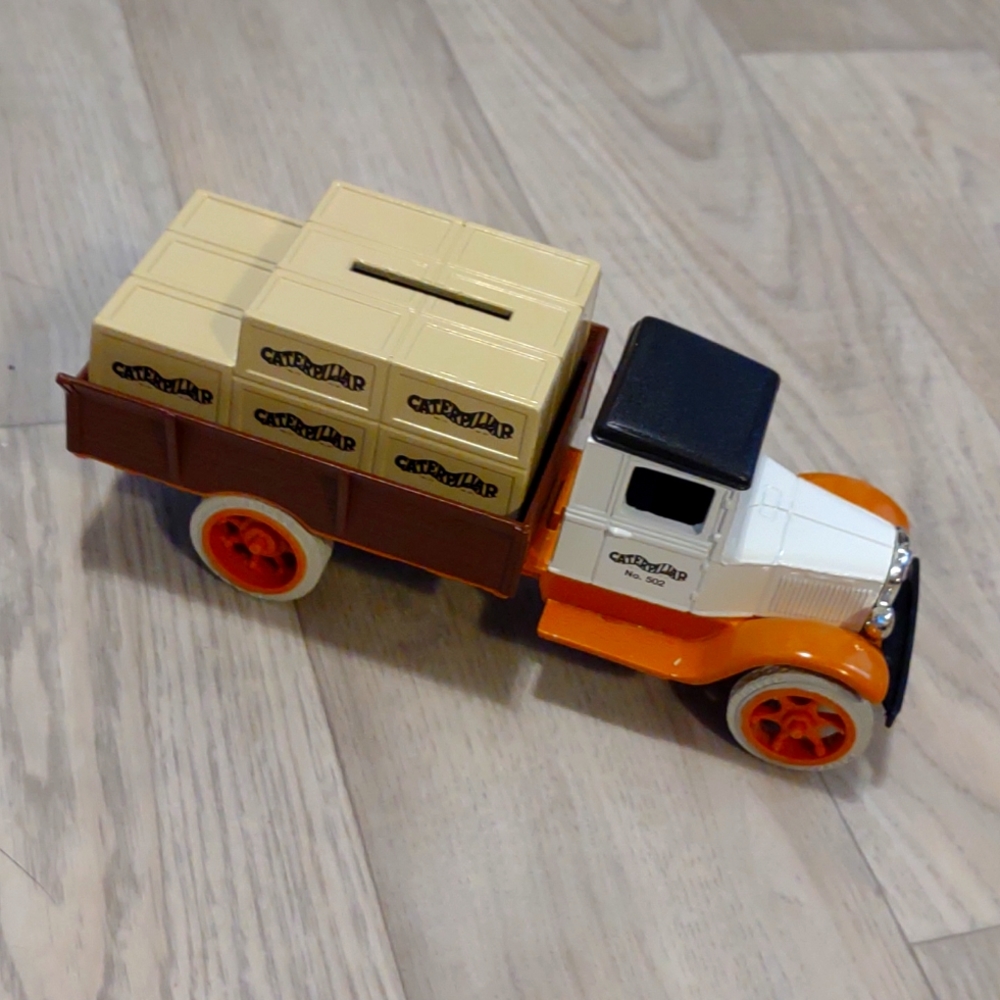 Caterpillar Bank collectables truck bank